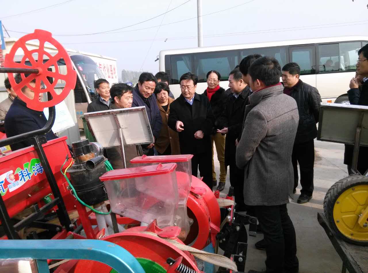 11月10日安陽(yáng)市長(zhǎng)視察科海 并作出重要指示